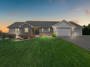 N576 Robinhood Way, SHERWOOD, WI 54169