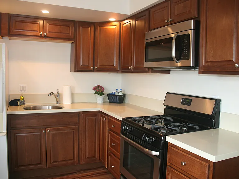 250 N 11th St #B — Photo 20