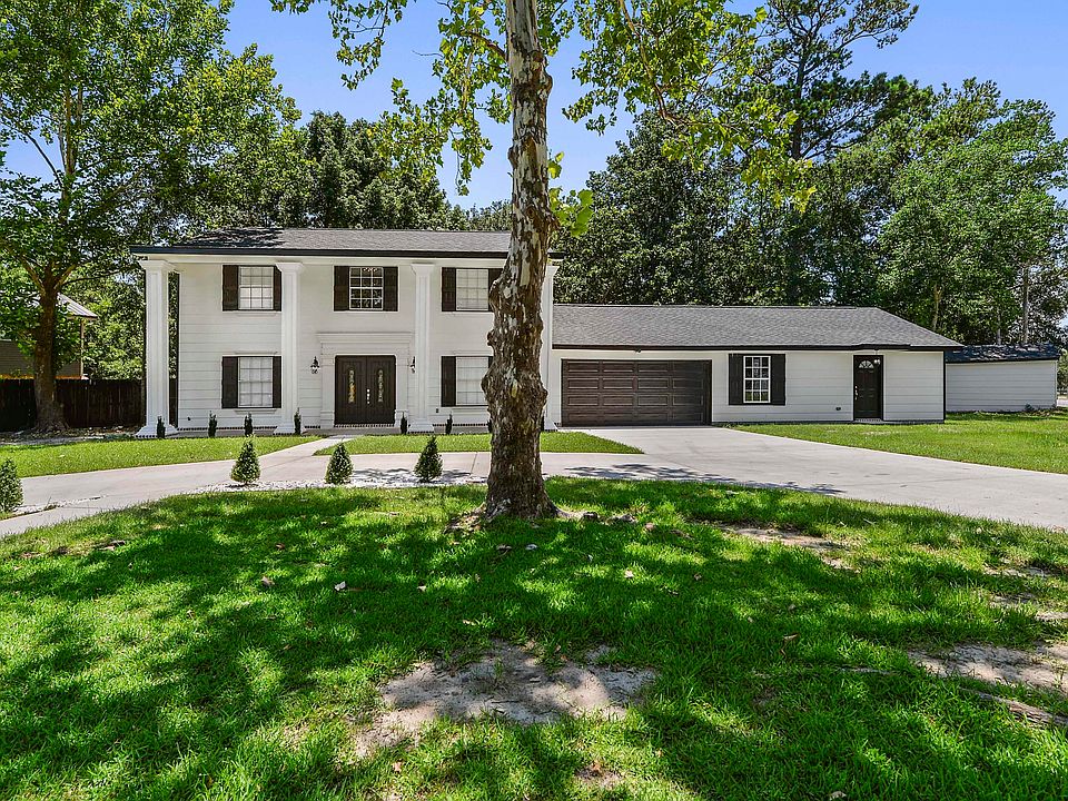 1st image of 123 Evergreen Dr