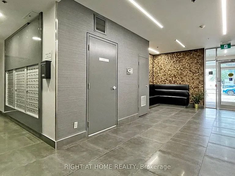 38 Niagara St #312 — Photo 24