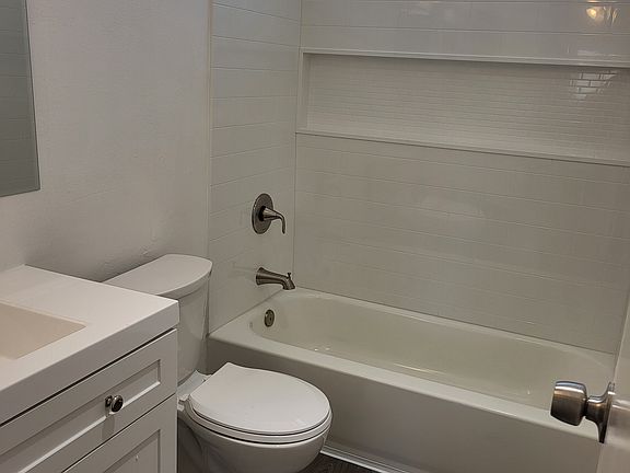 4th image of 325 Wisconsin Ave #0ee623f5a