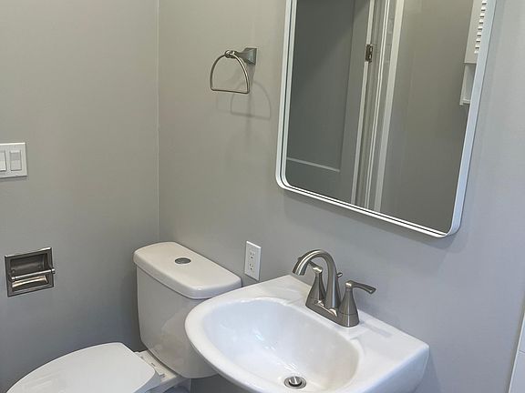 3rd image of 1758 Valencia Dr