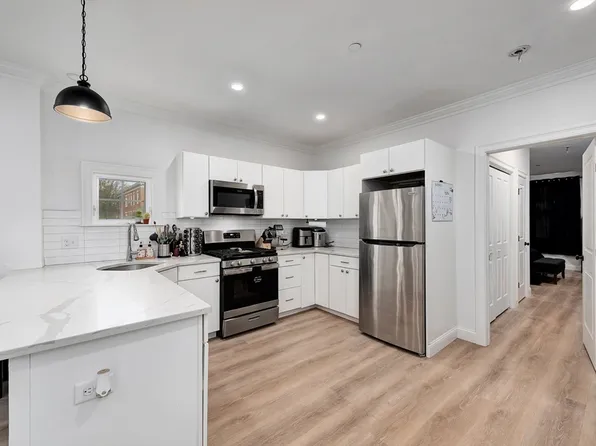 4 Hardy St #3, Salem, MA 01970