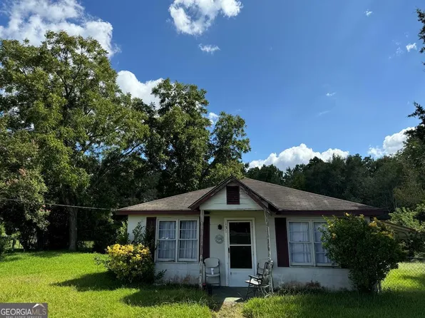 131 Belvue Ave, Lyons, GA 30436