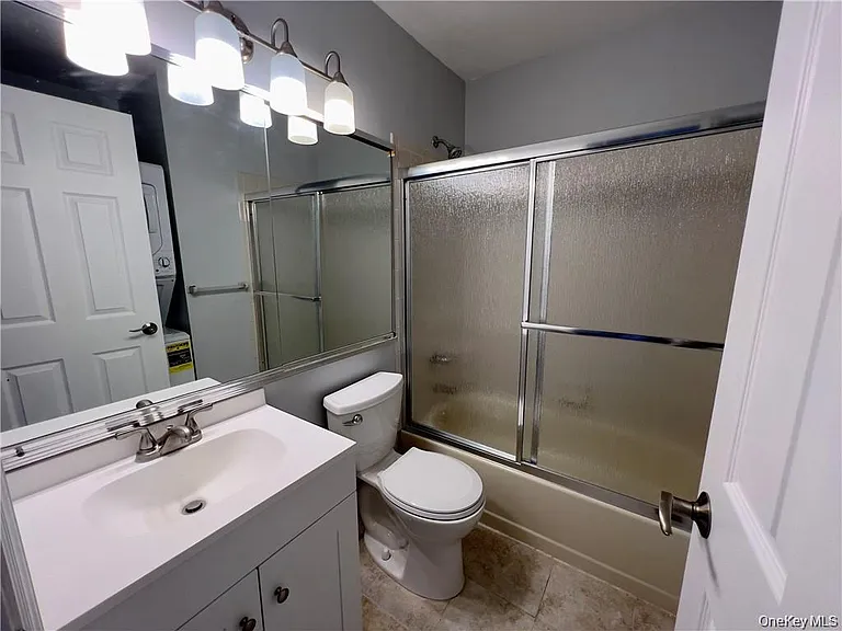 17 Lexington Hl #12 — Photo 9