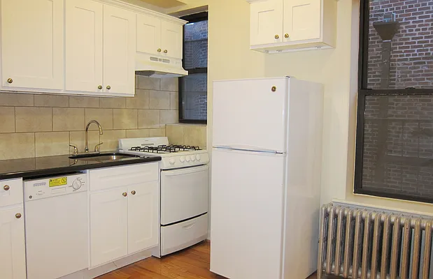 Rented by City Connections Realty | media 7