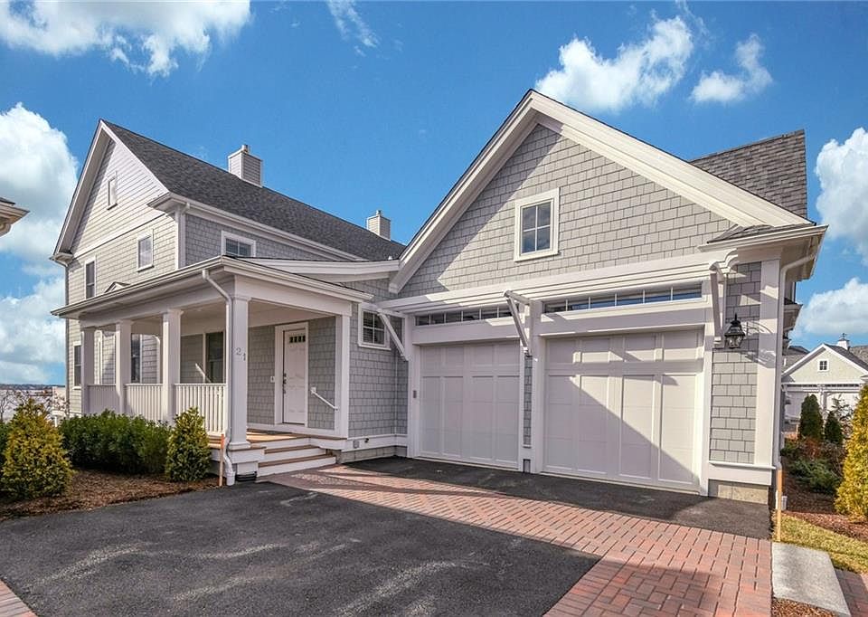 1st image of 21 Kettle Point Ave