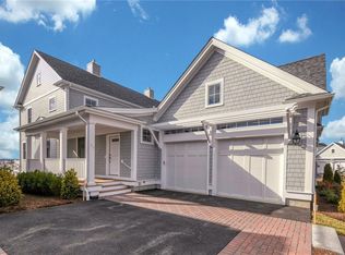 21 Kettle Point Ave, East Providence, RI 02914