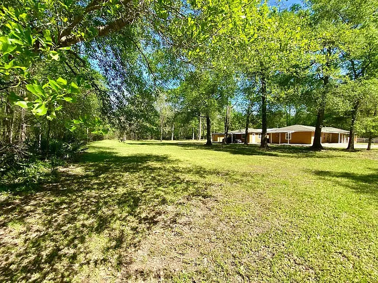10451 N Essex Dr — Photo 18