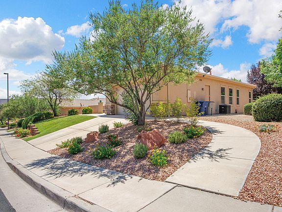 2nd image of 2581 W Desert Springs Rd
