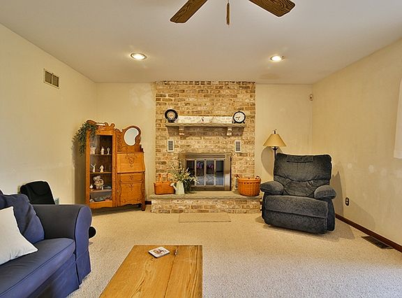 5th image of 5331 Debra Dr