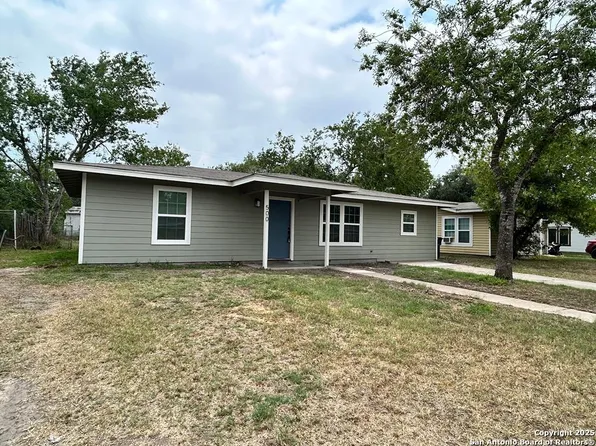 500 Paul Place, Beeville 78102