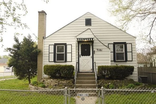 7101 40th St photo 1