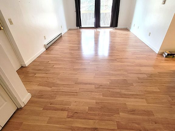 Huge Living room / Dining room combo
likeness to renovations in another unit