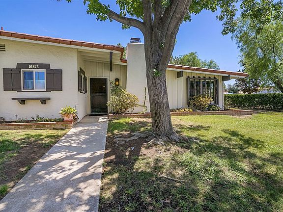 3rd image of 16875 Bernardo Oaks Dr