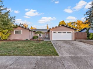 2894 Aldersgate Rd, Medford, OR 97504