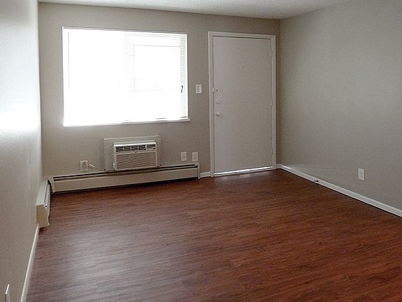 4th image of 1455 Vine St APT 202