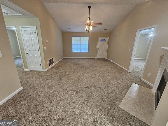 5th image of 150 Valley Dr