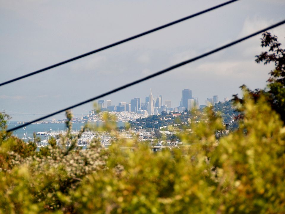 City/Bay View - Daytime