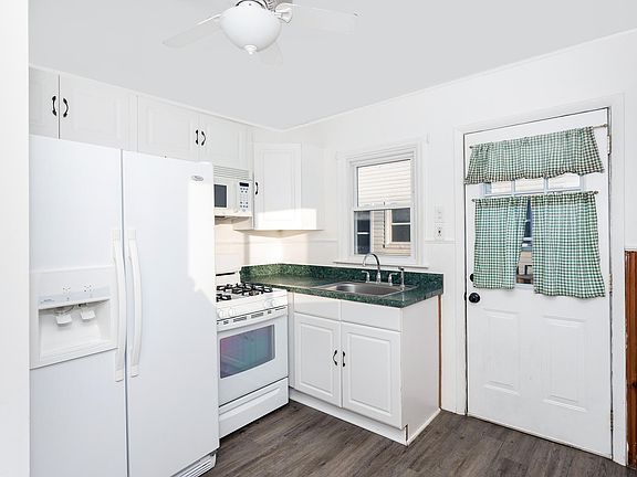 5th image of 2318 Fisher St