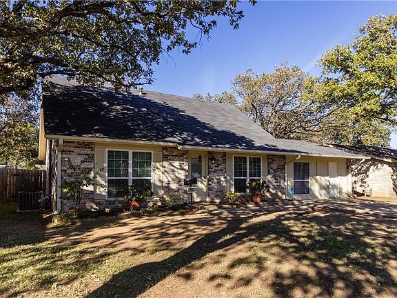 4 bedroom, 2 bathroom, 2 living, and one dining area.  Updated and ready for you!