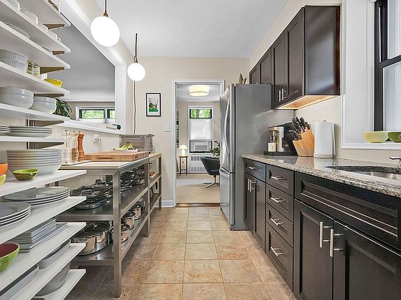 3rd image of 7423 Ridge Blvd APT 1C