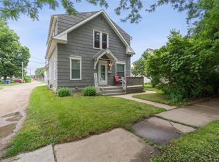 517 9th St SW, Cedar Rapids, IA 52404