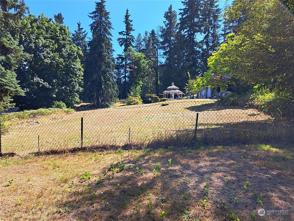 2nd image of 1823 NE 185th Street