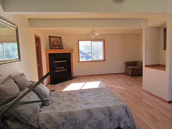 Gas fireplace in upstairs master