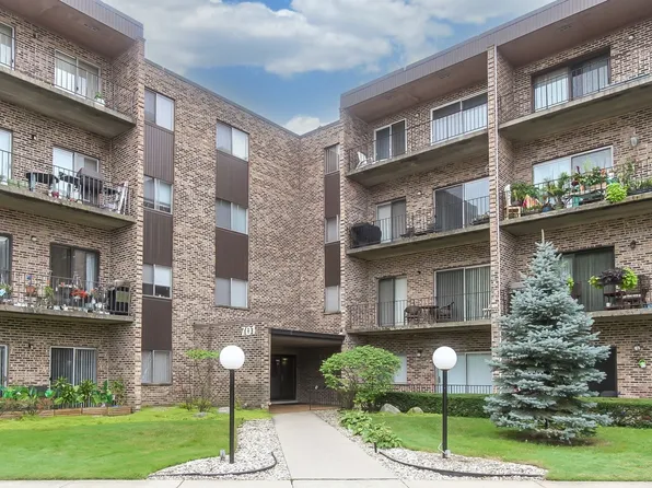 701 W Huntington Commons Rd APT 410, Mount Prospect, IL 60056
