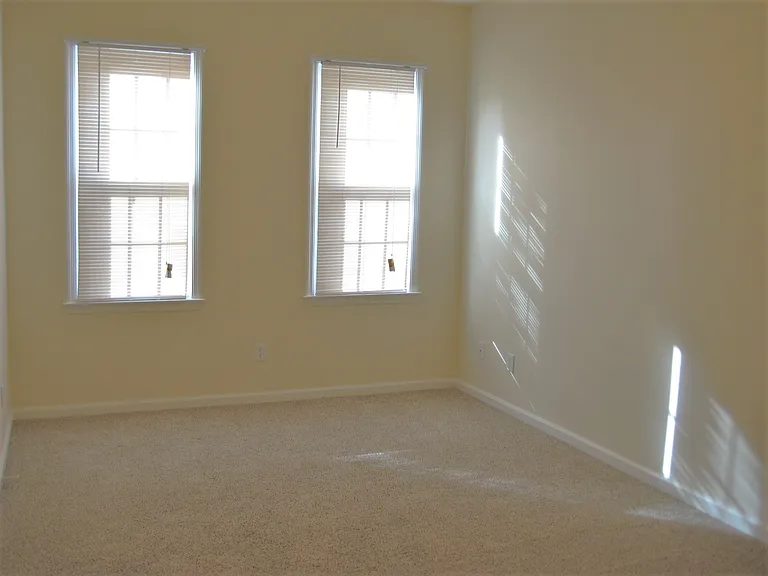 126 Ashton Dr — Photo 11