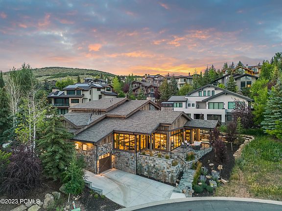 3rd image of 2511 Larkspur Dr