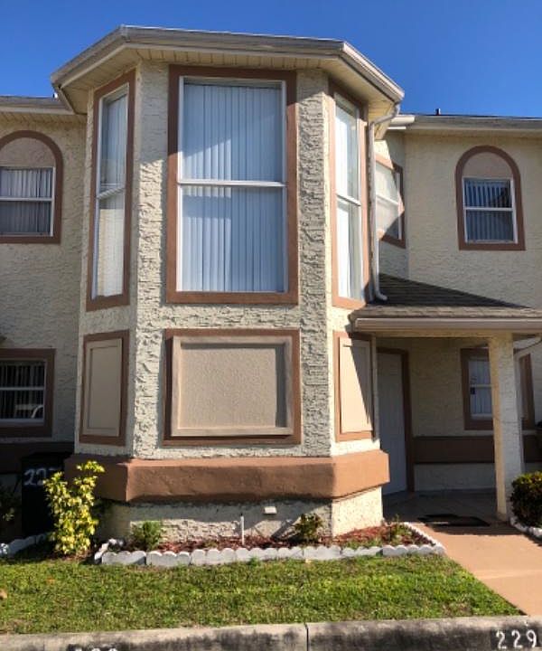 1st image of 227 Dawn Ct