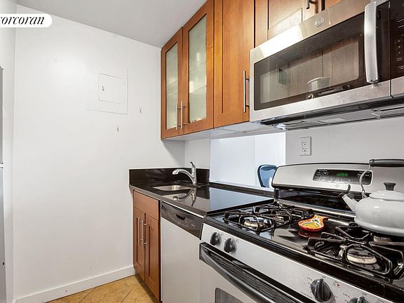 4th image of 301 E 79th St APT 34G