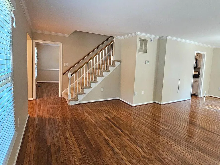 6413 Four Oaks Ln — Photo 7