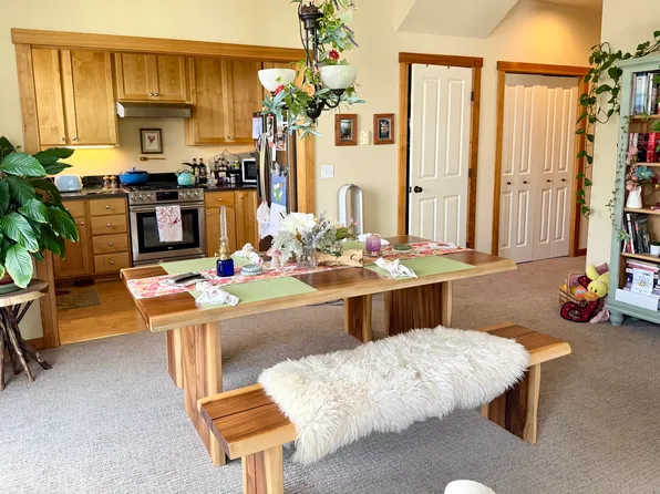 115 Hall Brothers Loop Unit 206, Bainbridge Island, WA 98110