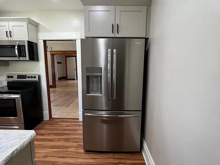 802 W Evelyn St — Photo 17