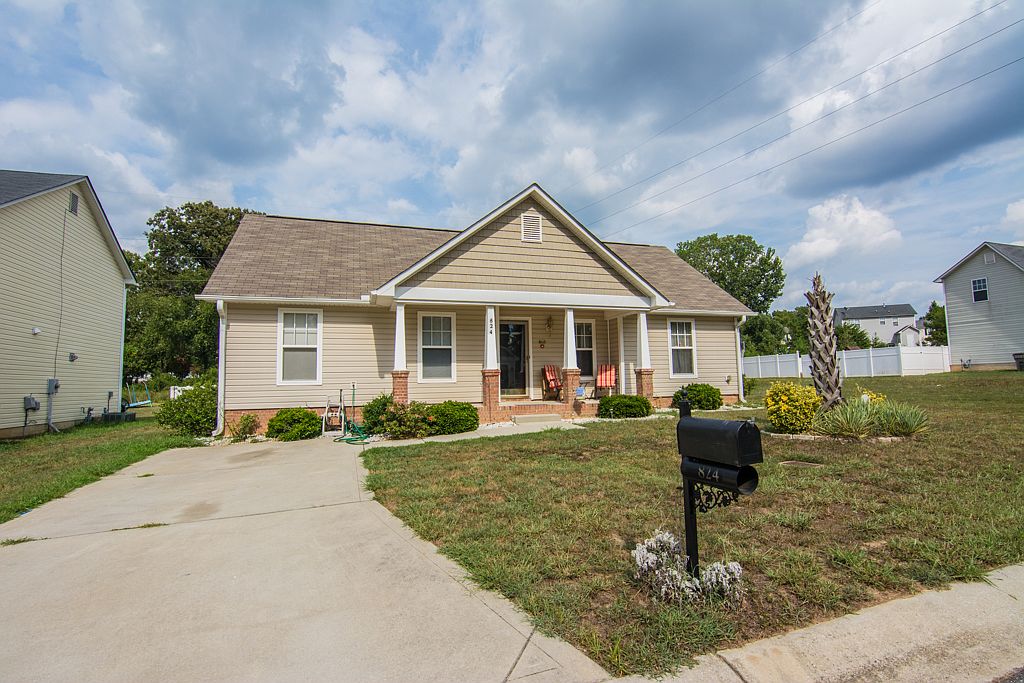 824 Raindrops Rd, Gastonia, NC 28054 | Zillow