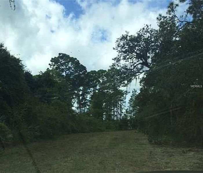 2nd image of E Lake Dr