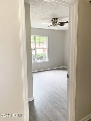 3 bed, $1,900 — Photo 2
