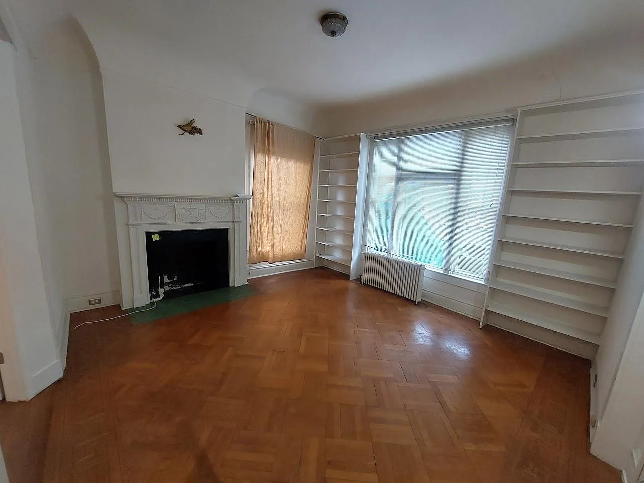 3 bed, 1.5 bath, 1400 sqft, $1,500 — Photo 2