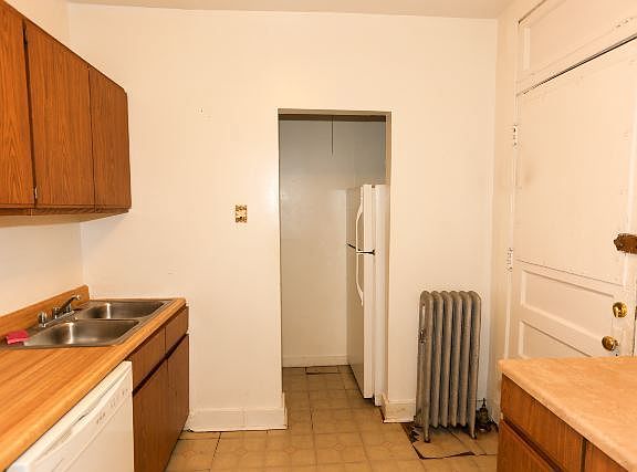 5th image of 4423 N Wolcott Ave APT 2A