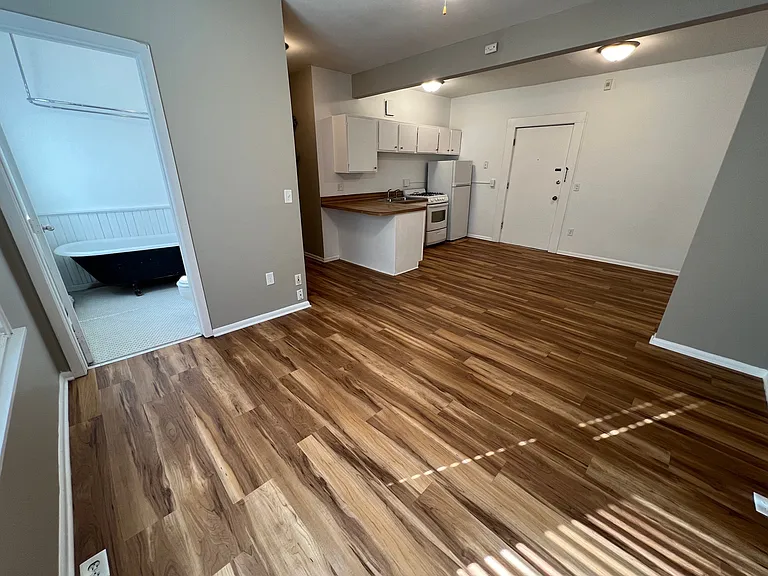 Stevens Square Apartments — Photo 27