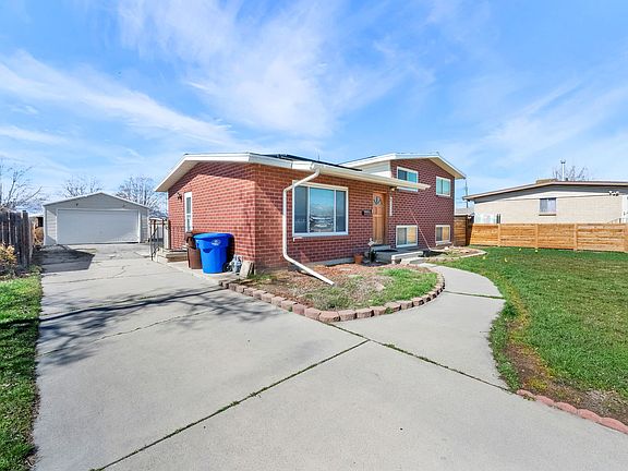 3rd image of 8332 S Hayes St