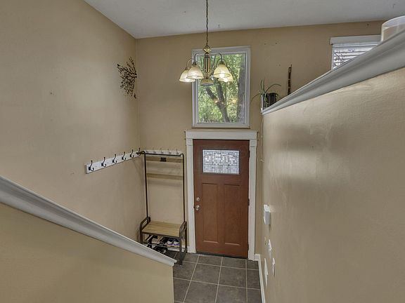 2nd image of 2654 Stonington Ave