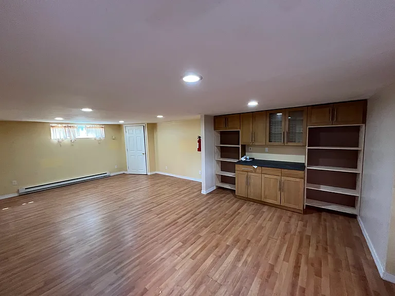 407 W Logan St #1 — Photo 8