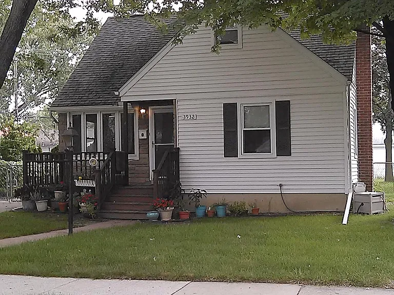 3932 Cummings Ave — Photo 1