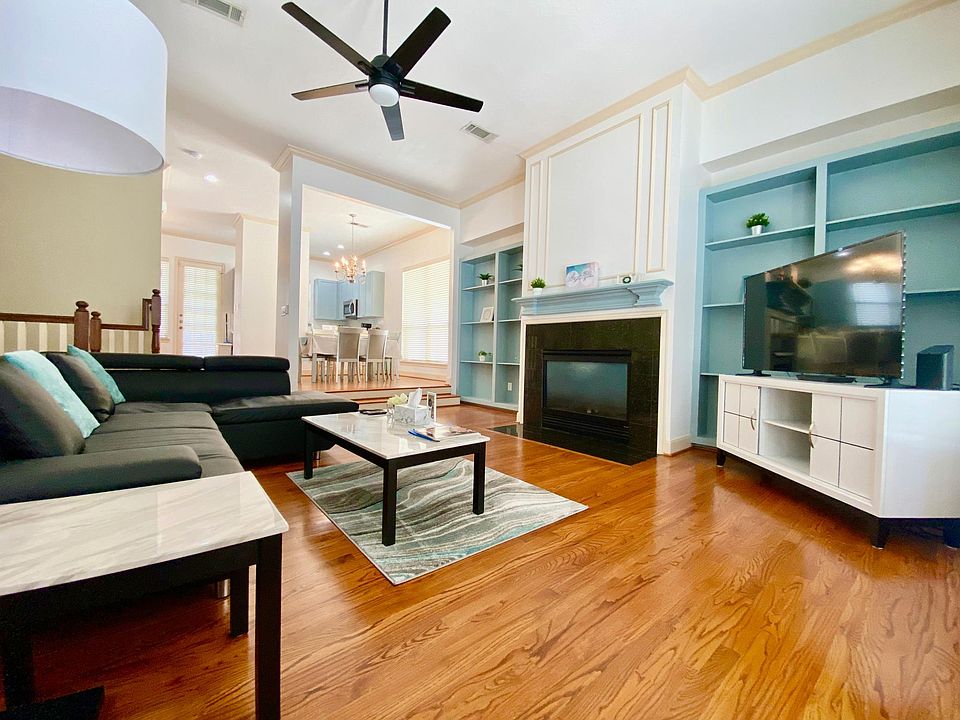 1st image of 5202 Crawford St APT 17