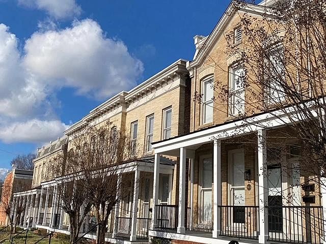 1st image of 922 Cumberland St