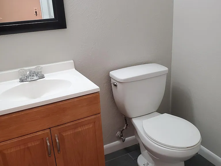 924 Ellston St — Photo 13